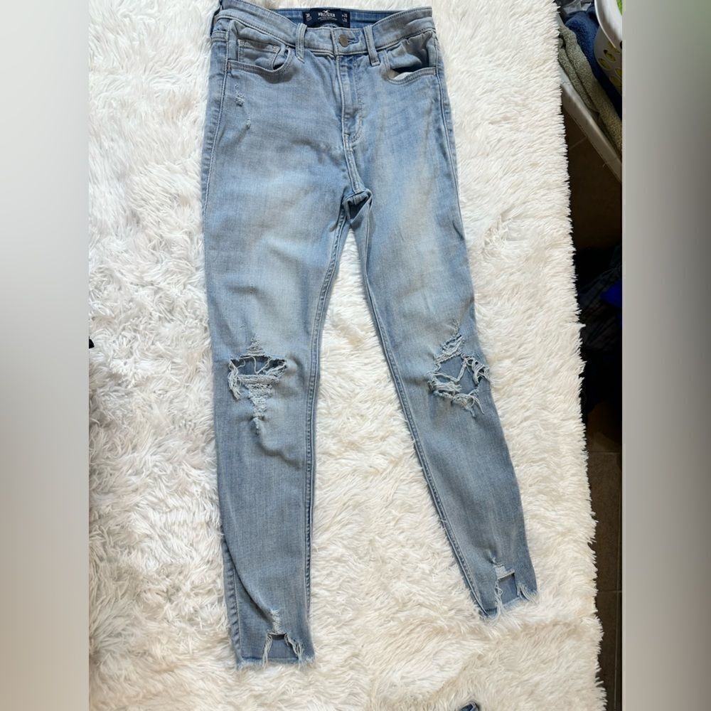 💚 A1 Hollister California high rise super skinny stretch light blue jeans.